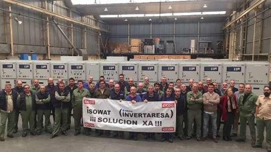 Trabajadores de Isowat protestan en la fábrica de A Coruña.