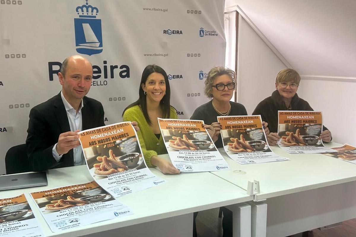 Presentación da homenaxe aos maiores en Ribeira.