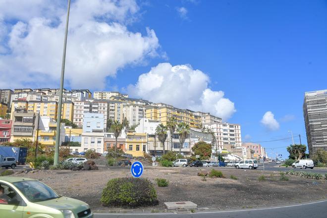 Agujero del intercambiador de la Metroguagua en Hoya de la Plata