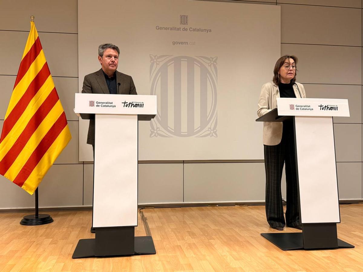 La consellera Paneque i el secretari d'Estat de Transports, José Antonio Santano, durant la presentació del nou Pla de Rodalies