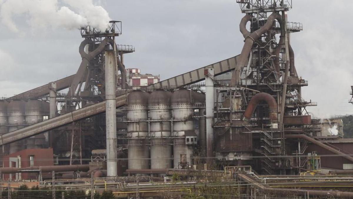 Los hornos altos de ArcelorMittal en Gijón.