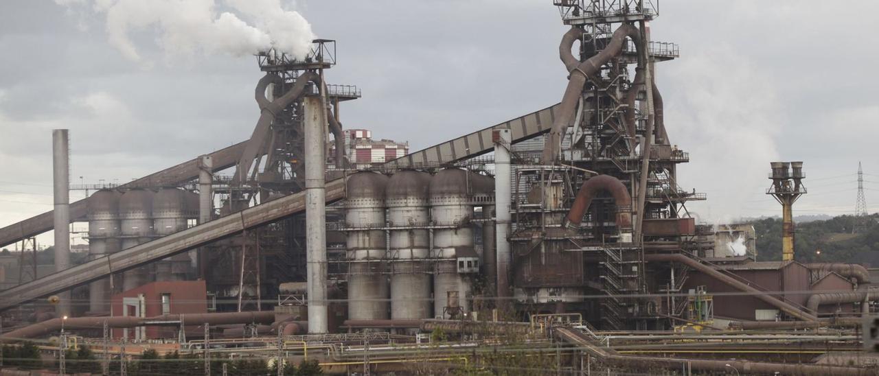 Los hornos altos de ArcelorMittal en Gijón.