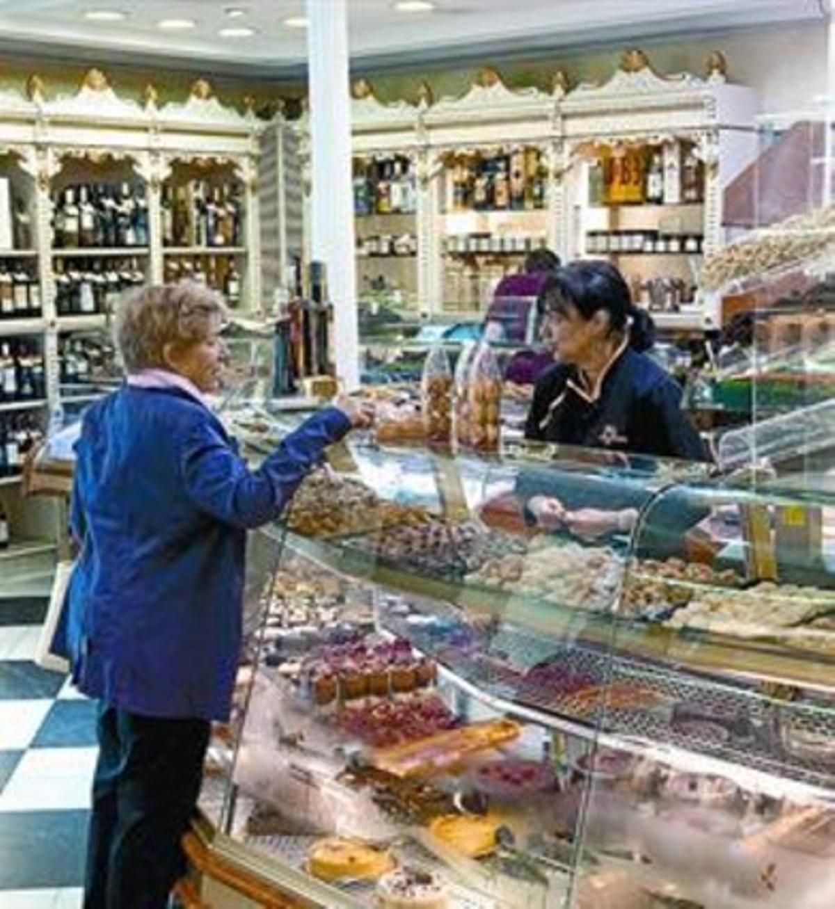 Local dolç i literari 8 Interior de la pastisseria Foix de Sarrià. Local dolç i literari 8 Interior de la pastisseria Foix de Sarrià.