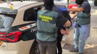 La Guardia Civil detiene al fundador de Blocus en España: provocó los disturbios de Barcelona y movía los de Valencia para este sábado