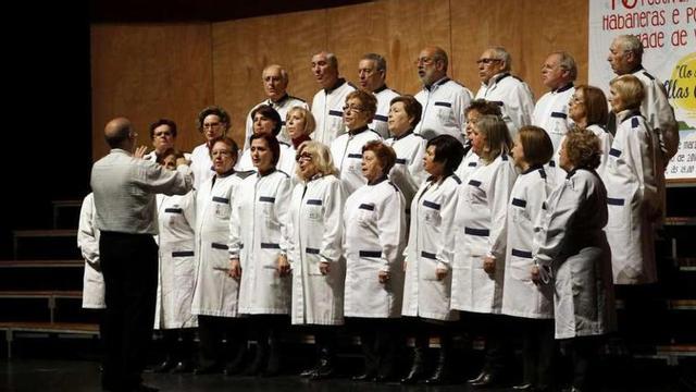 Un momento de la actuación de la coral Vivace, en la primera jornada del certamen.  // Ricardo Grobas