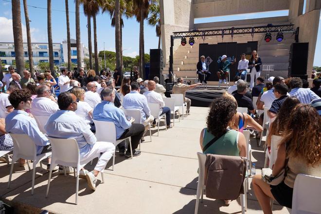 Joan Laporta y Ronaldinho en la inauguración del Paseo de las Estrellas de Castelldefels, en imágenes