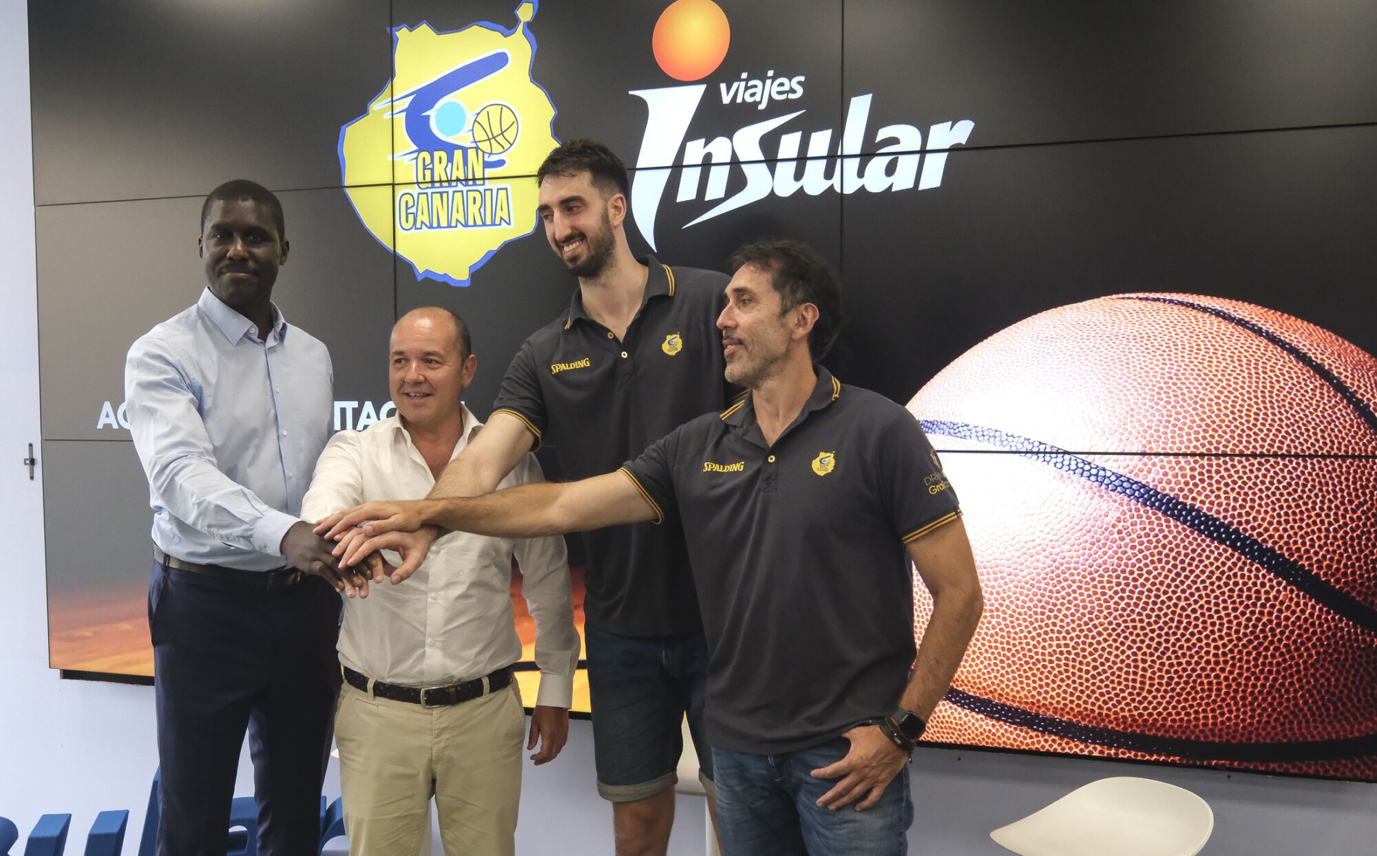 Presentación de Eric Vila como jugador del Granca