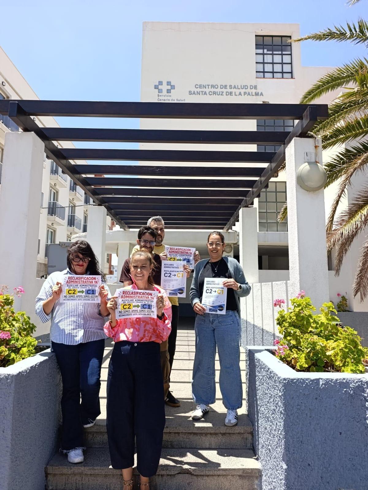 Los Auxiliares Administrativos del Servicio Canario de Salud exigen su reclasificación inmediata al Grupo C1