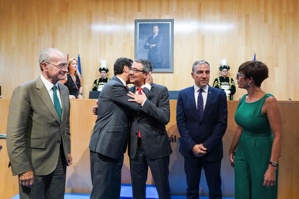 El candidato propuesto por el Partido Popular, Francis Salado, ha sido elegido este miércoles como presidente de la Diputación de Málaga en el transcurso del pleno de investidura.