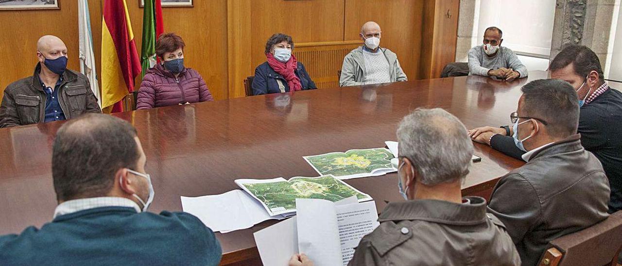 Reunión de integrantes de Ullama con el conselleiro de Medio Rural.