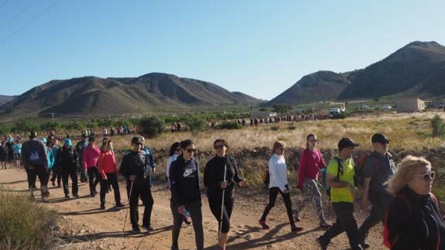 La ruta para conocer la pedanía de Barbarroja reúne a 300 senderistas