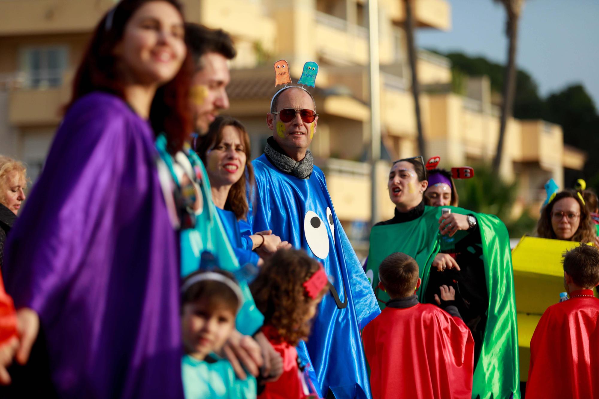 Todas las imágenes de la rúa de carnaval 2023 en Santa Eulària