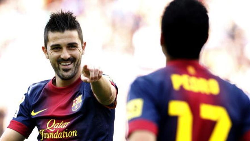 David Villa celebra su gol con Pedro.