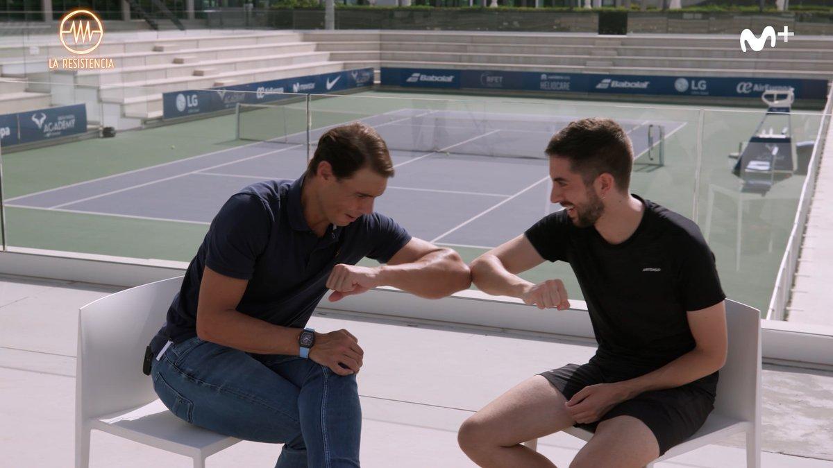 Rafa Nadal y David Broncano conversan en la Academia del tenista mallorquín