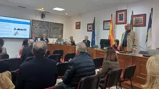 El Consejo de Seguridad Nuclear explica a los vecinos de Hornachuelos el "funcionamiento seguro" de El Cabril
