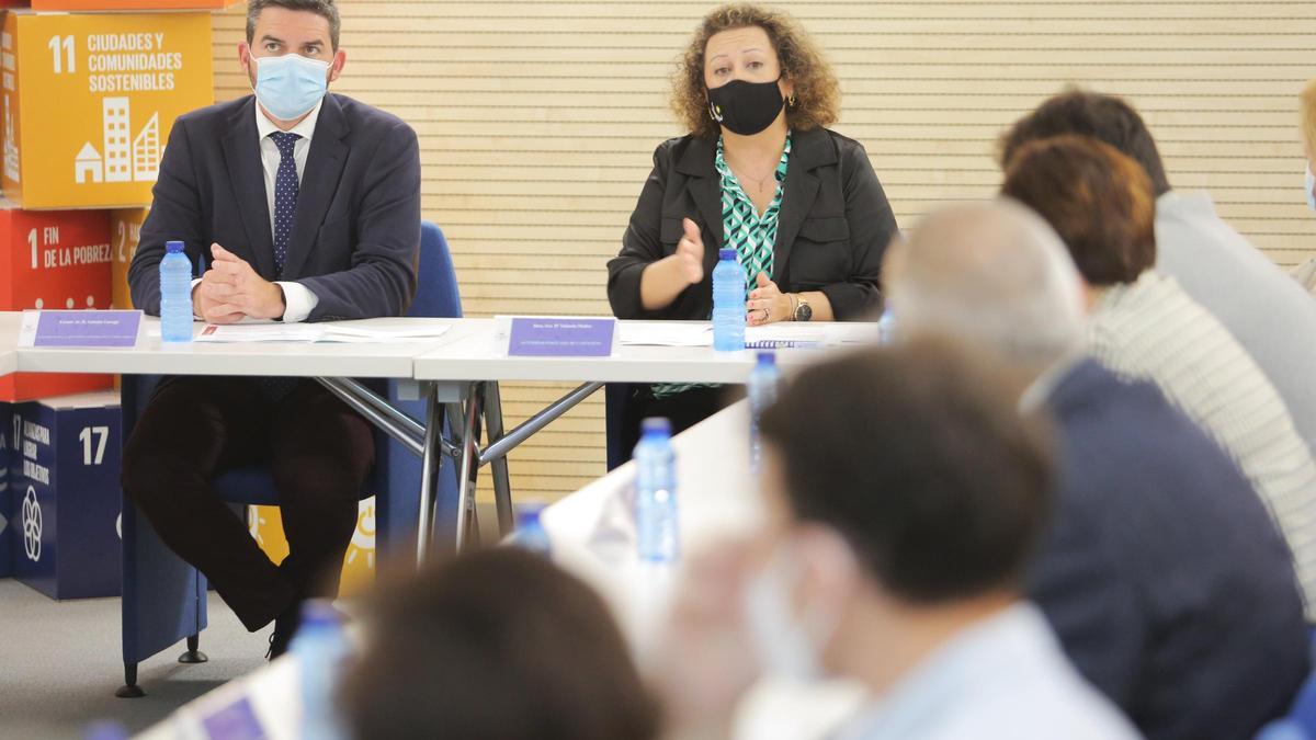 Luengo y Muñoz durante la reunión del Club EMAS.
