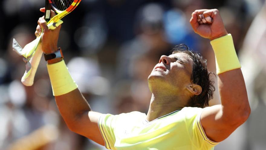 Nadal guanya Federer per classificar-se per a la seva dotzena final de Roland Garros