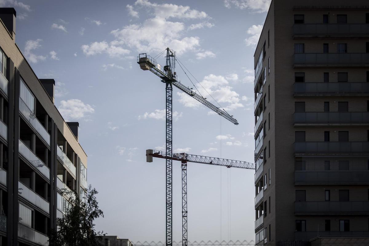 Vivienda en construcción en Zaragoza en una imagen de archivo.