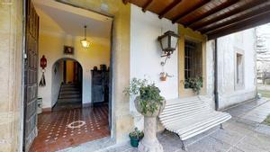 Entrada principal a la casa de los Franco en Llanera.