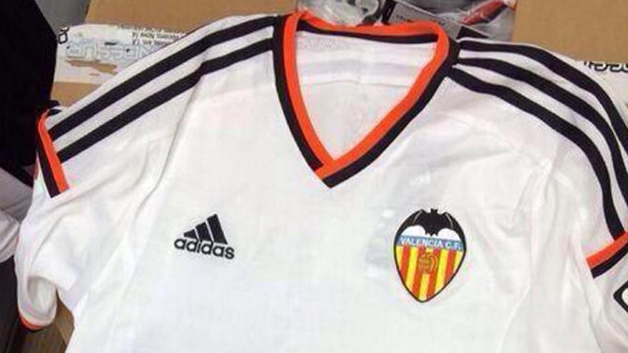 es la camiseta Adidas del Valencia CF Superdeporte