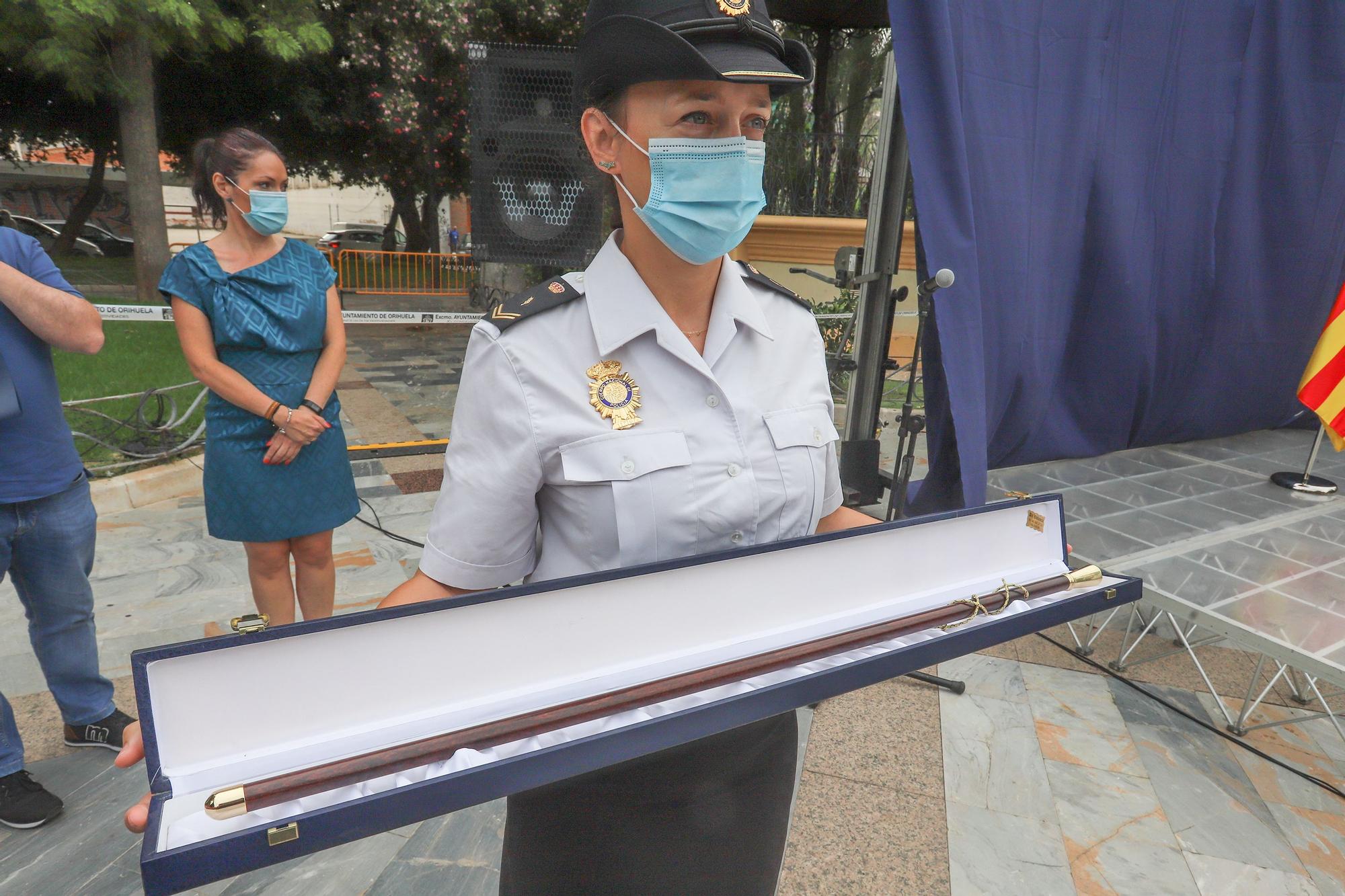 Ceremonia de entrega del bastón de mando  al inspector jefe de la Comisaría de la  Policía Nacional de Orihuela