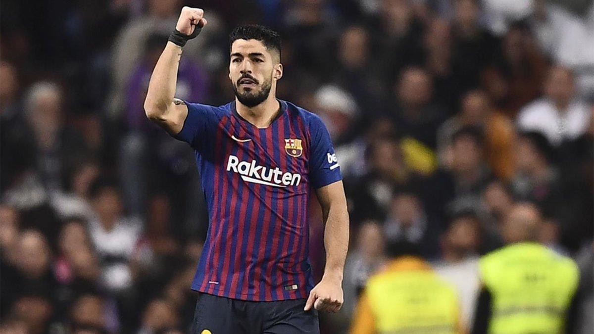 Luis Suárez marcó dos goles y participó en un tercero en colaboración con Varane