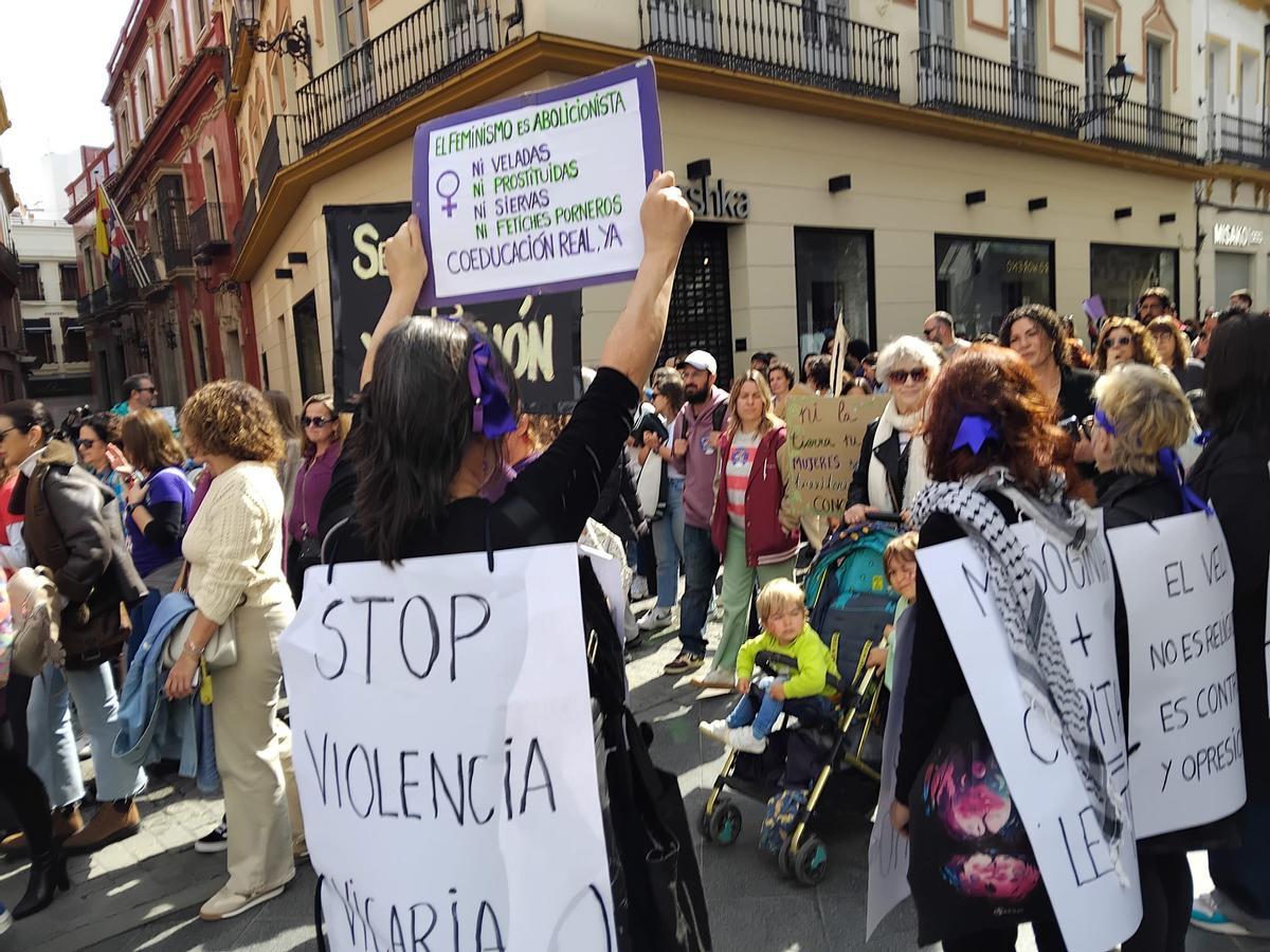 Manifestación del 8M desde Plaza Nueva a la Alameda.