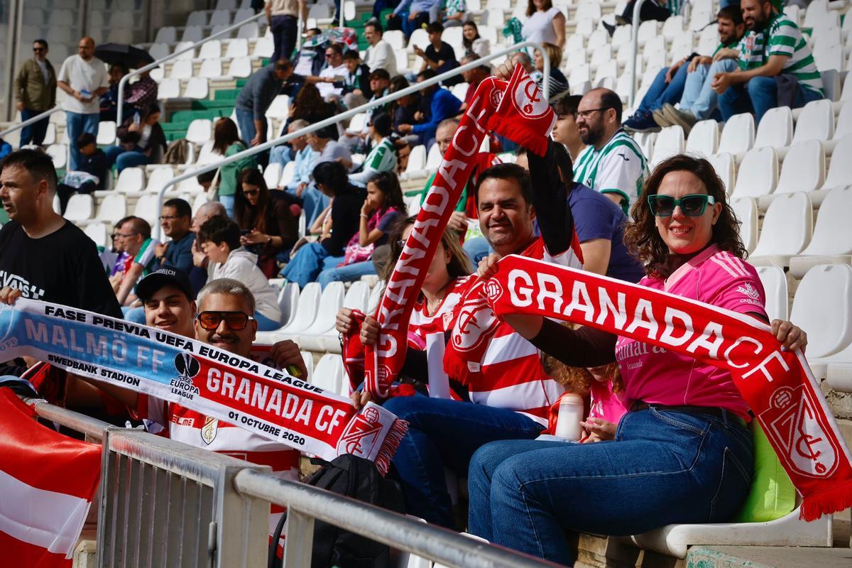Córdoba CF-Granada | Las imágenes de la afición en El Arcángel