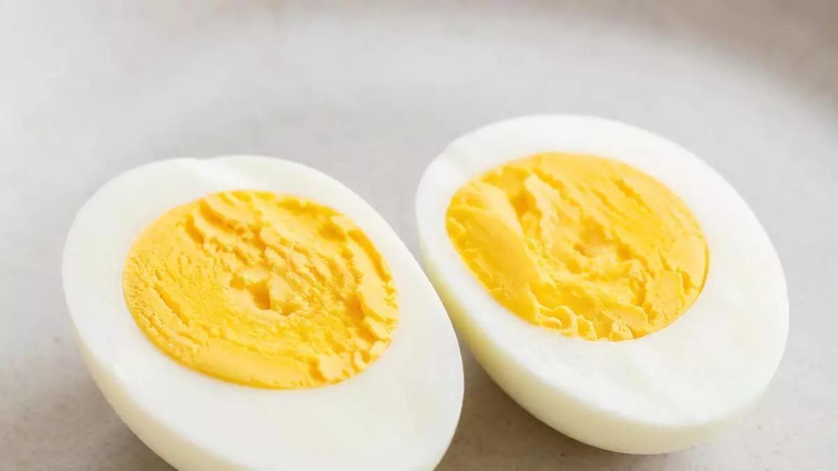 Ni bicarbonato ni cucharas: este es el truco infalible del chef Jordi Cruz para pelar los huevos cocidos sin que se rompan