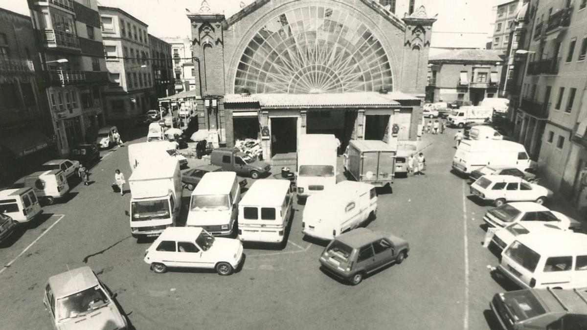 El Mercado de Abastos de Zamora, a finales del siglo XX.