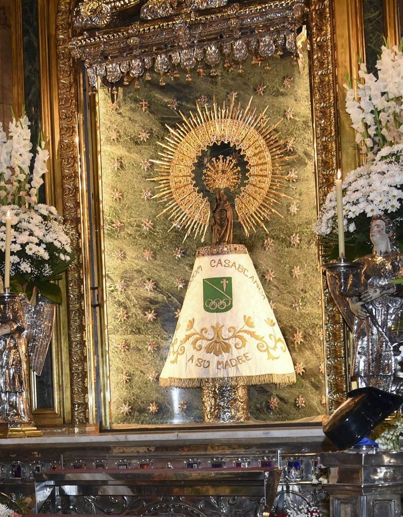 La ofrenda de flores a la Virgen del Pilar por el Mann Filter