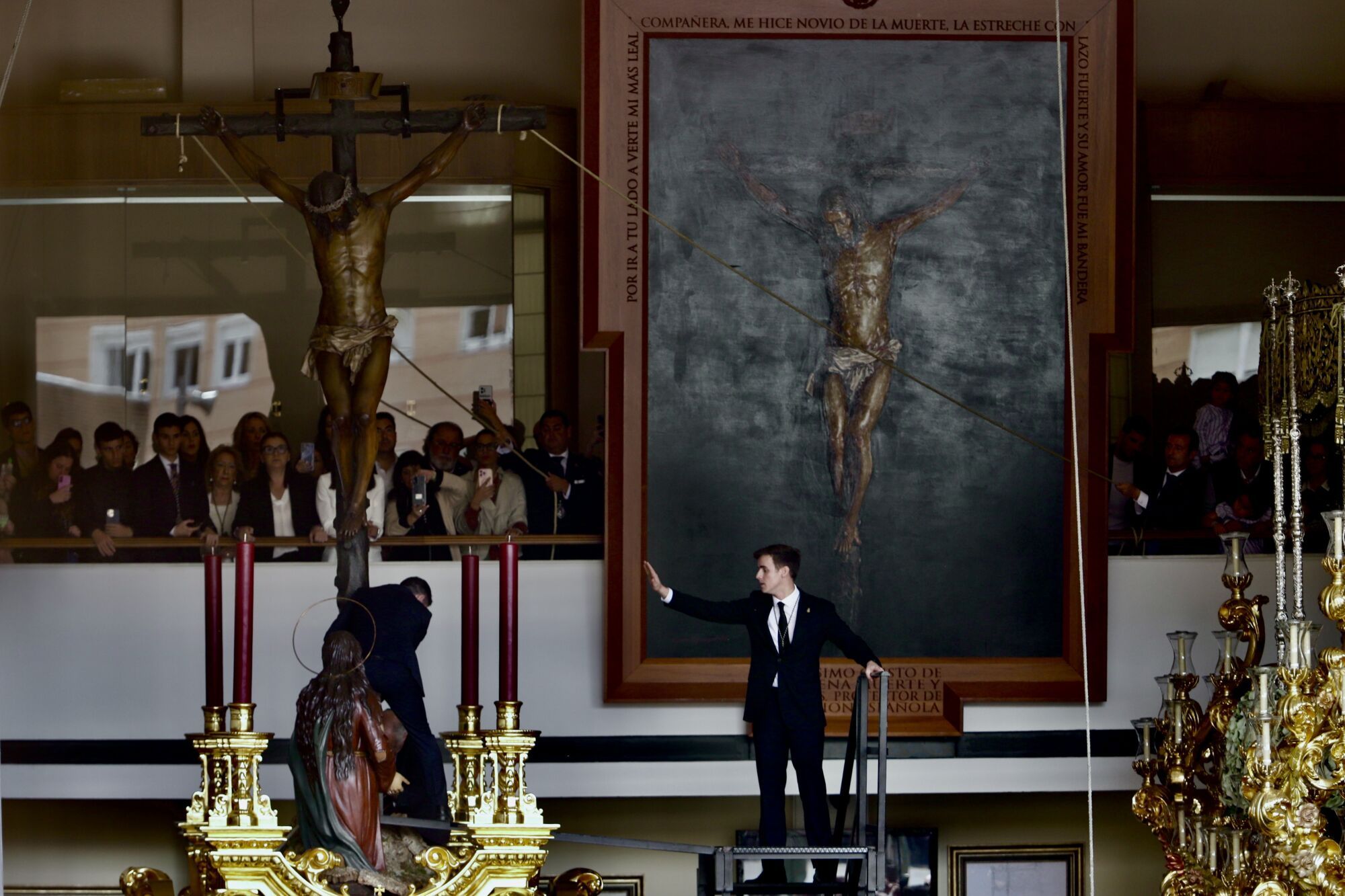 Trasladado del Cristo de la Buena Muerte a hombros de la Legión