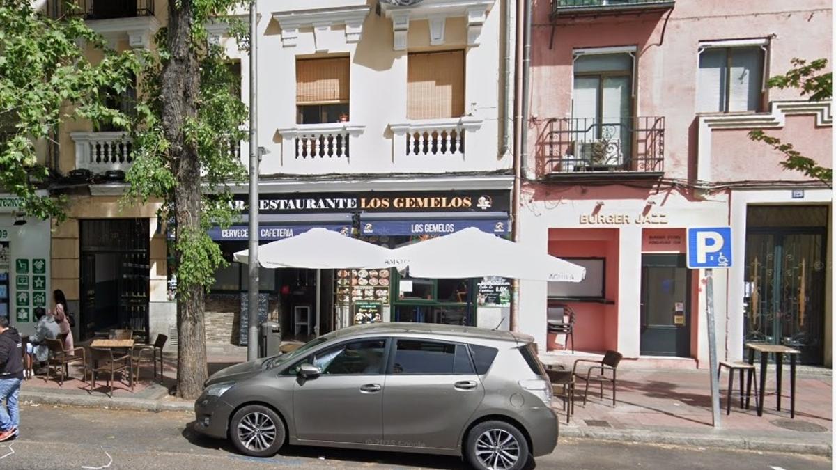 Fachada del bloque donde se explotaba a las mujeres.