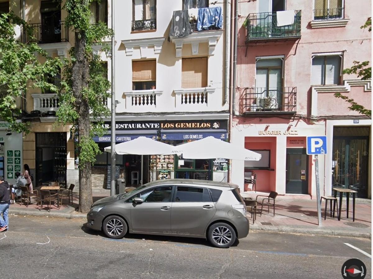 Fachada del bloque donde se explotaba a las mujeres.