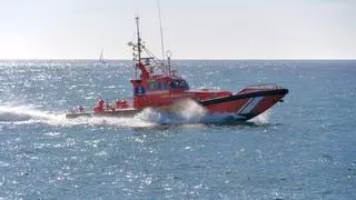 Continúa la búsqueda de los dos desaparecidos en el mar en Marbella hace casi una semana