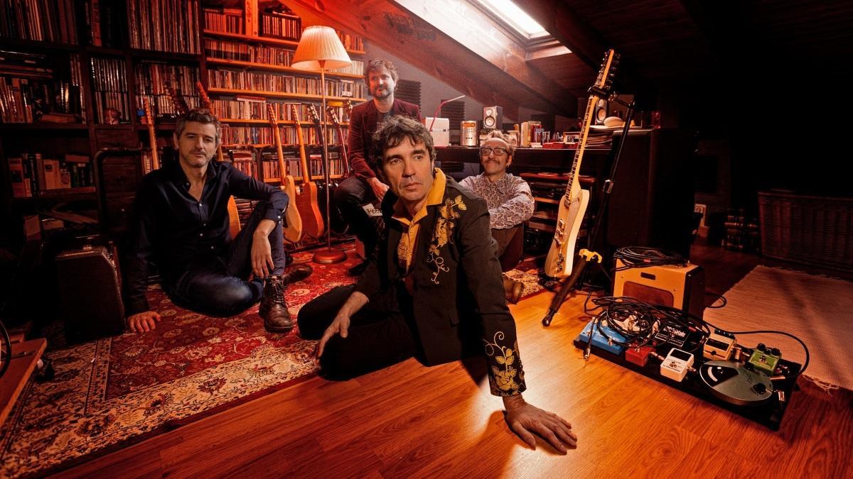 La Cabra Mecánica con su líder habitual al frente, Lichis, vuelven a Santiago.