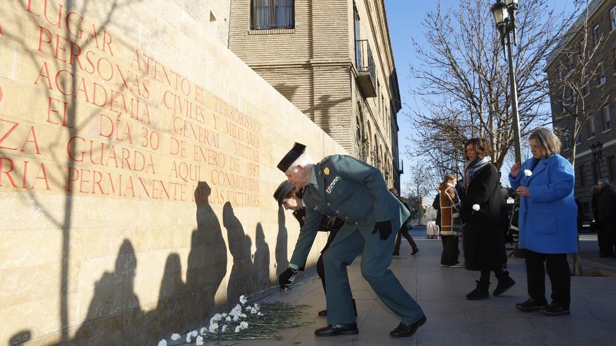 Zaragoza recuerda a las víctimas en el 36º aniversario del atentado de San Juan de los Panetes