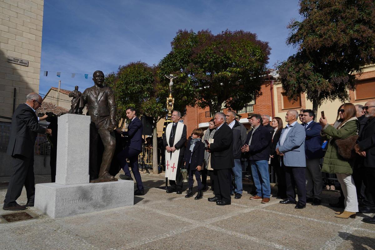 Una estatua de bronce, el recuerdo indeleble de Coreses a Ramón Álvarez