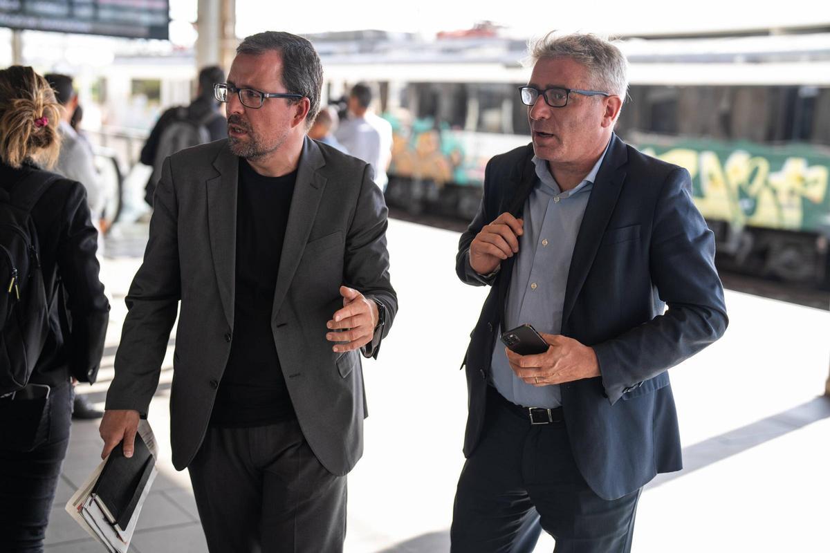 Carmona, junto al presidente de Renfe, Raül Blanco, durante una visita a Tarragona en octubre, el primer día de las obras en Roda de Berà