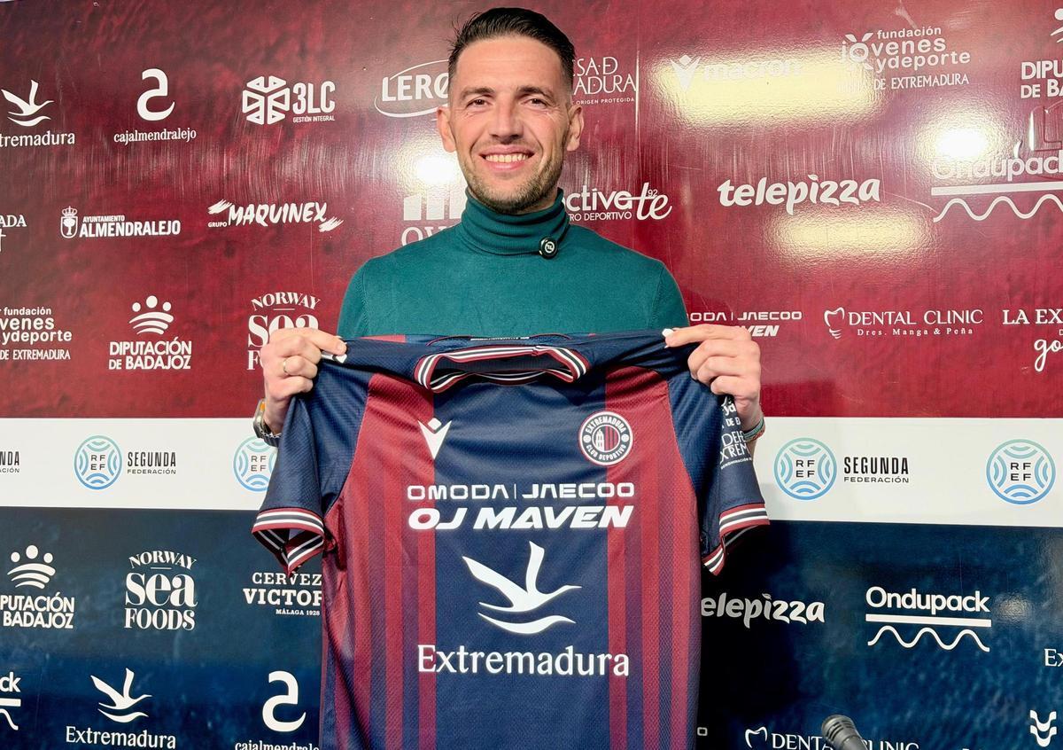 David Rocha en su presentación en el Francisco de la Hera.