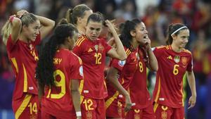 Las españolas reaccionan a los penaltis. 