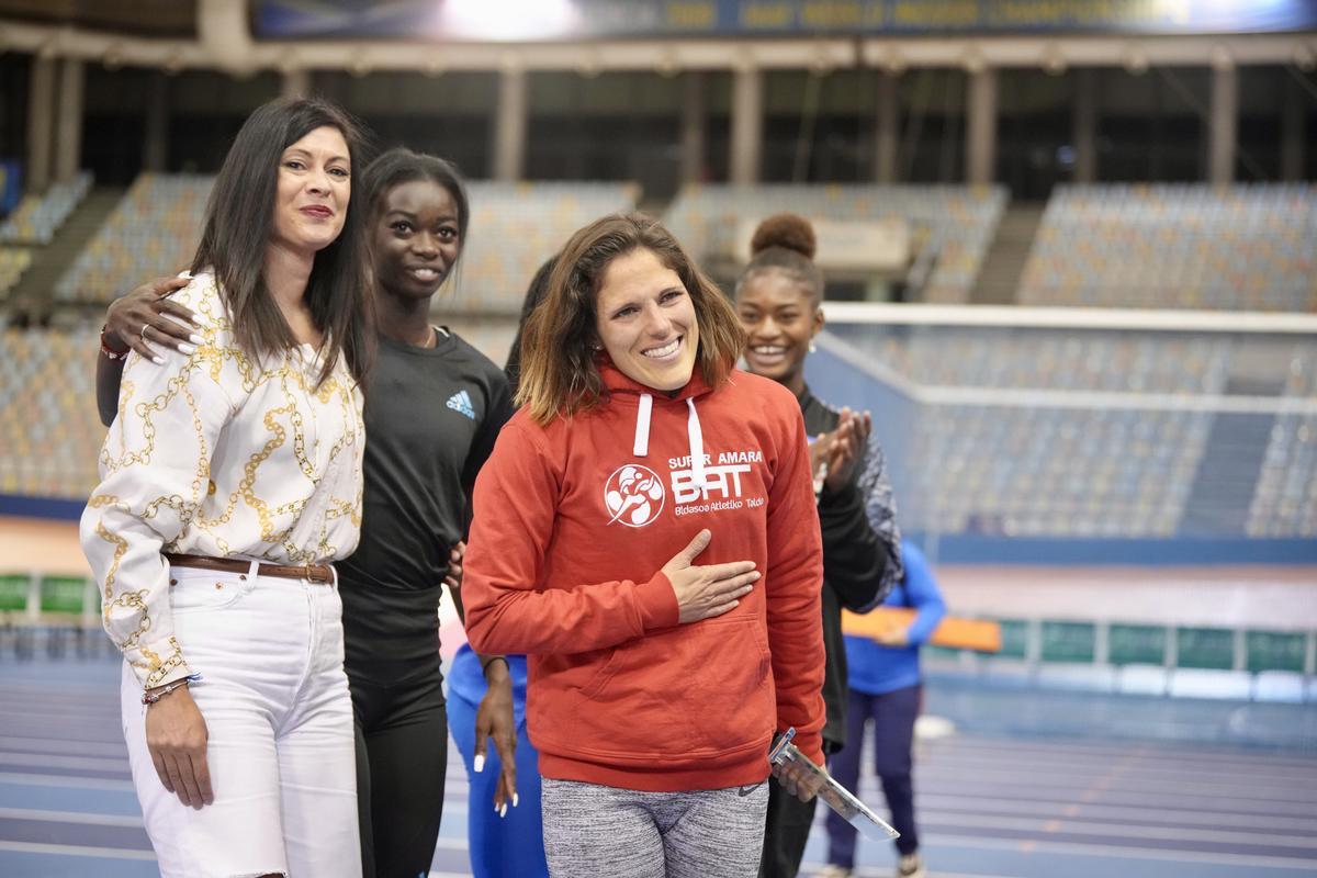 Marieta Jover junto a Concha Montaner y Fátima Diame