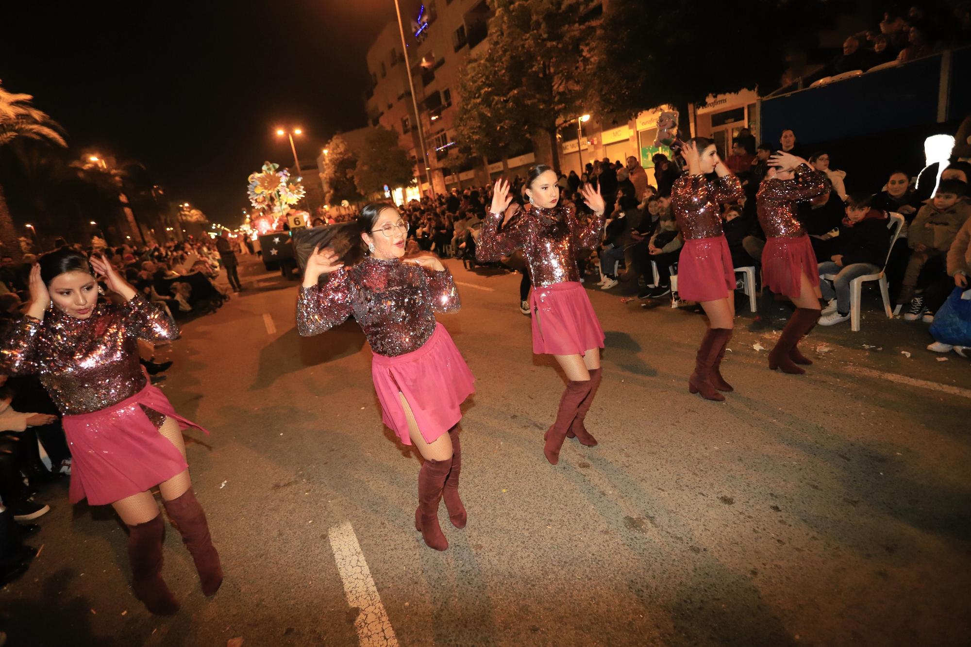 Los Reyes Magos desfilan por Murcia