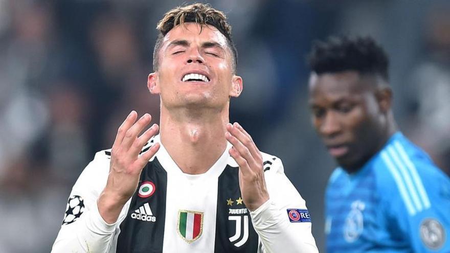 Cristiano Ronaldo se lamenta tras el final del Junvetus-Ajax.