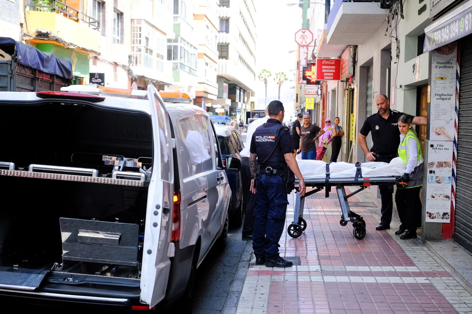 Hallan muerta a una mujer en una vivienda de la zona de Las Canteras