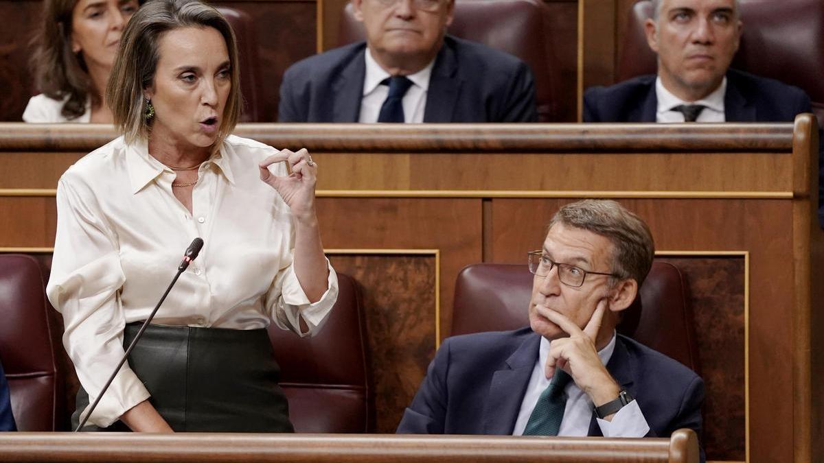 Cuca Gamarra, durante el debate de investidura de Alberto Nuñez Feijóo.