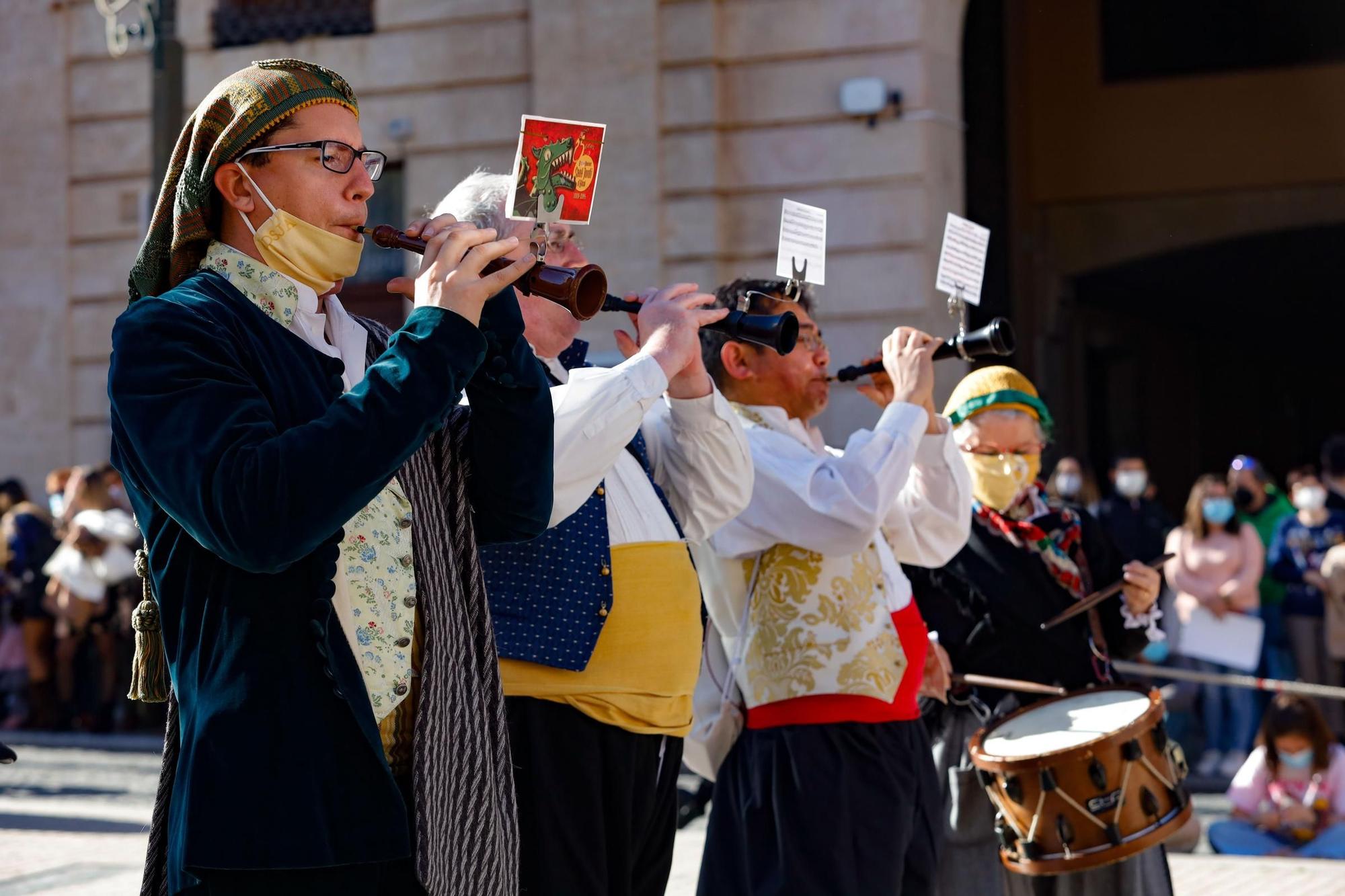 Alcoy da el pistoletazo de salida a su Trilogía del Nadal con el desfile de les Pastoretes