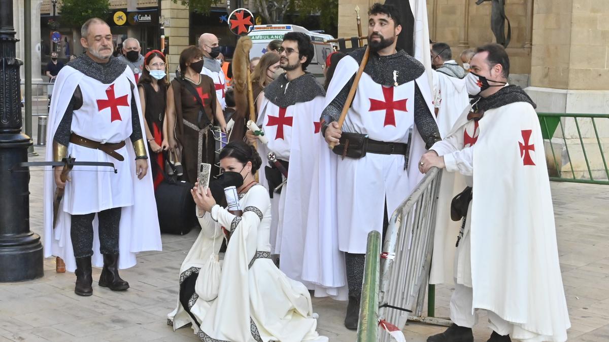 Los Cavallers Templers, momentos antes del homenaje al rey Jaume I.