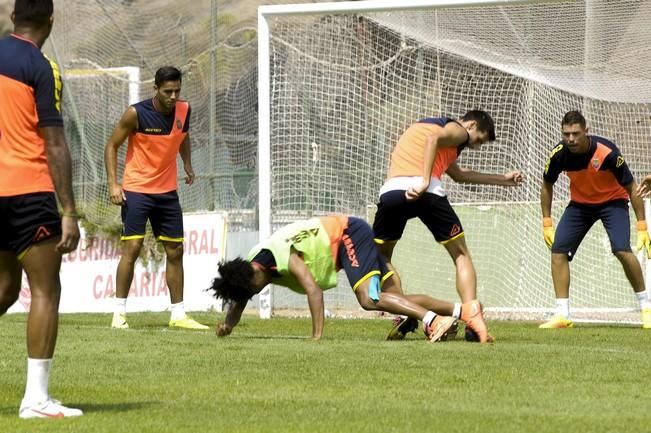 ENTRENAMIENTO DE LA UD LAS PALMAS Y ENTREVISTGA ...