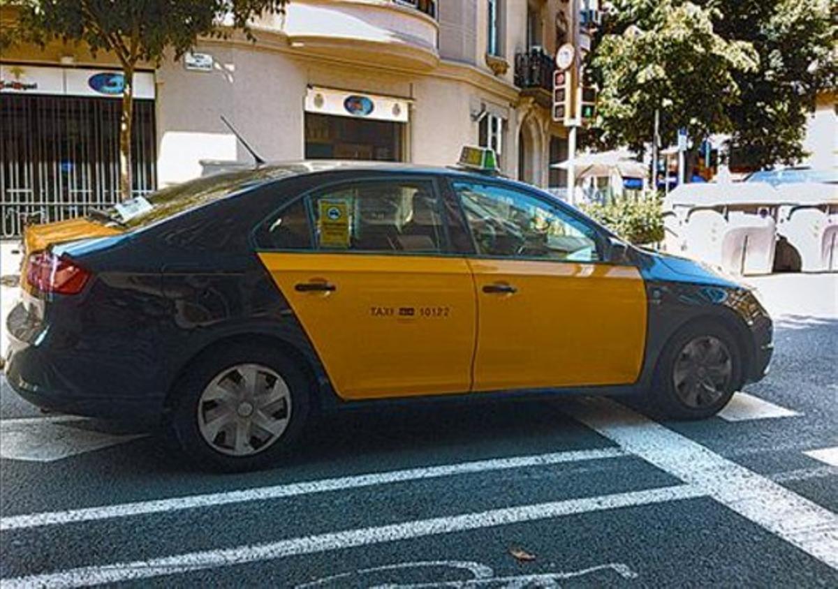 Seat Toledo Taxi Deutschland Modellauto 1/43 - Modelljahr 2004-2009, 5 Türen, Metall Mit Sockel